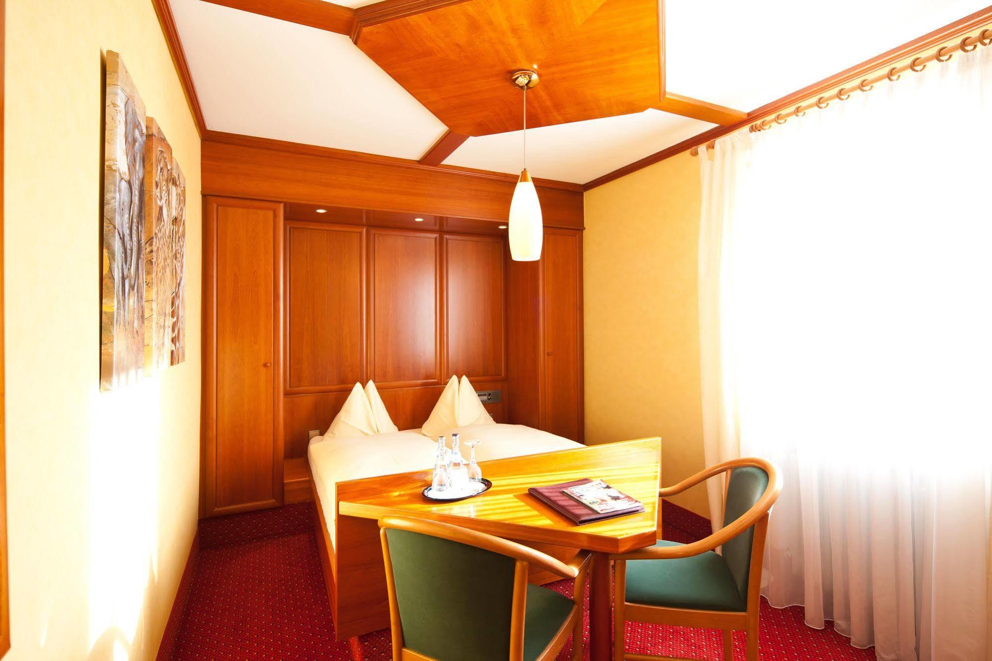 Hotel Azenberg Штутгарт Екстер'єр фото