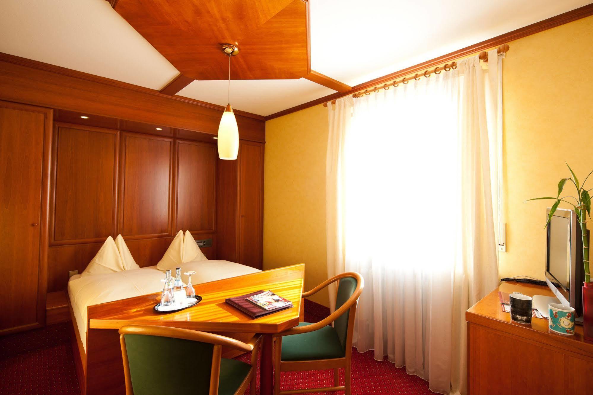 Hotel Azenberg Штутгарт Екстер'єр фото